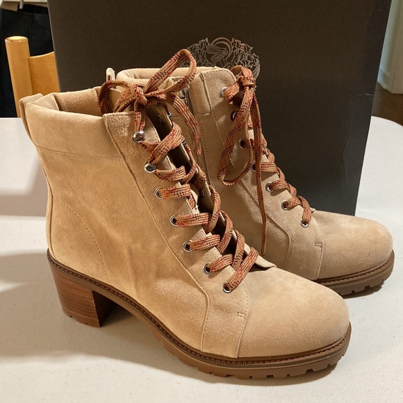 Vince Camuto VC-GAVIANA Ankle Boots. Size 8 1/2 W, NIB - Picture 2 of 11